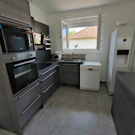 Petite Maison De 70m2 Tres Calme Apartment