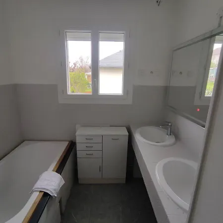 Petite Maison De 70m2 Tres Calme 公寓 *